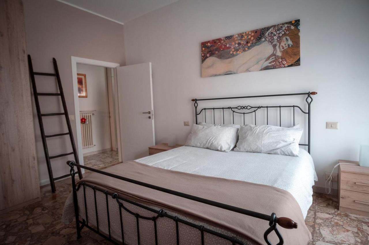 Civico 8 B&B - Appartamento 帕爾馬 外观 照片