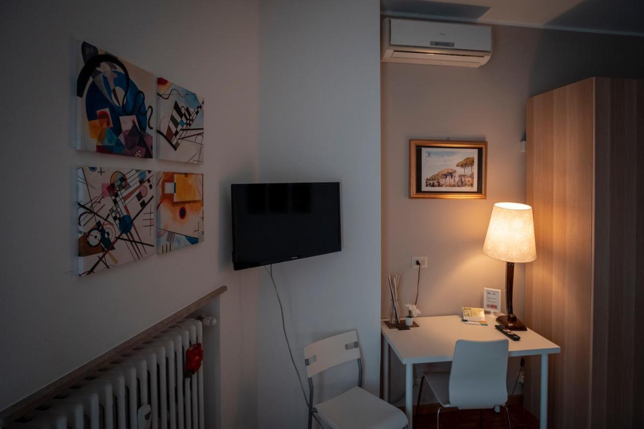 Civico 8 B&B - Appartamento 帕爾馬 外观 照片